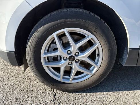 Used 2024 Ford Edge SEL image 9