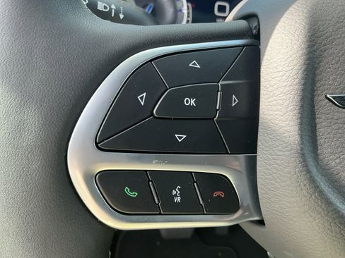 New 2025 Chrysler Voyager LX image 20