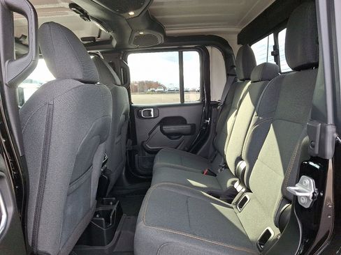 Certified 2024 Jeep Gladiator Sport image 10