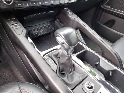 Certified 2024 Kia Telluride S w/ S Sunroof Package FWD image 28