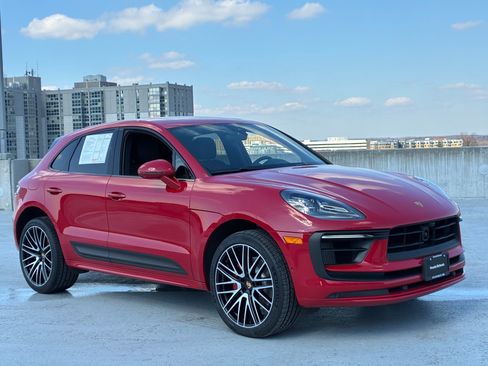 Certified 2023 Porsche Macan S image 7