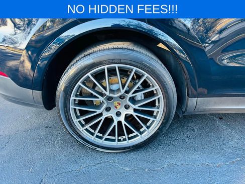 Used 2022 Porsche Cayenne Platinum Edition image 12
