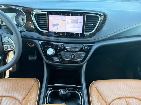 Used 2022 Chrysler Pacifica Pinnacle image 20