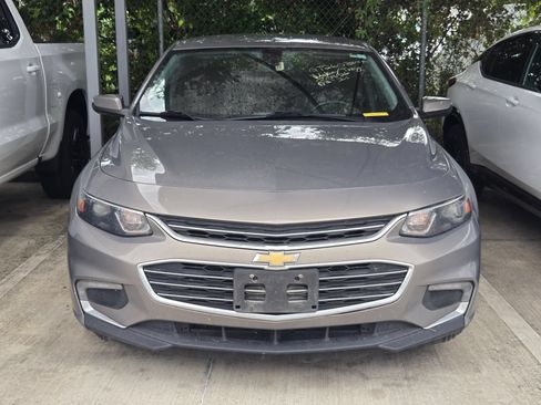 Used 2018 Chevrolet Malibu LT FWD image 2