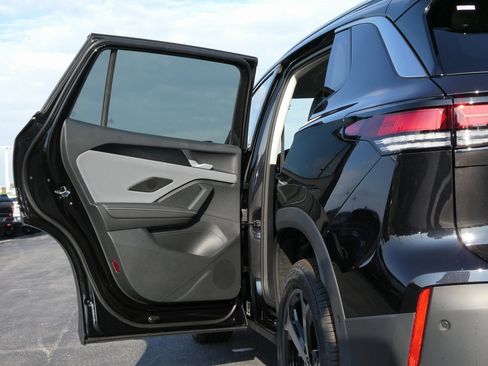 New 2025 Volkswagen Tiguan SE image 32