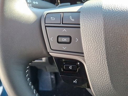 Certified 2025 Toyota Camry SE image 21