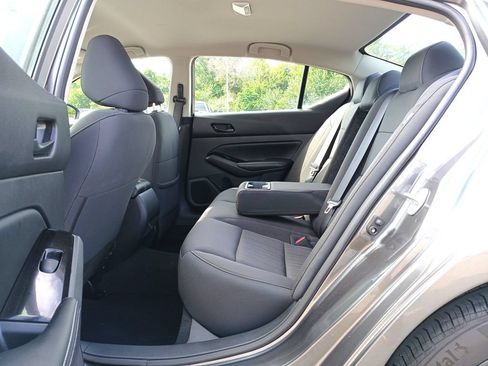 Used 2023 Nissan Altima 2.5 SV FWD image 25