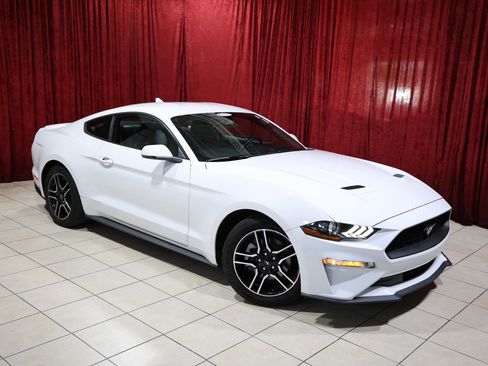 Used 2020 Ford Mustang Premium image 2