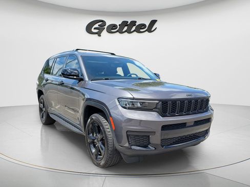 Used 2023 Jeep Grand Cherokee L Laredo RWD image 4