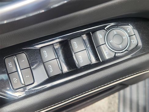 Used 2022 Cadillac Escalade Premium Luxury w/ Performance Package RWD image 23