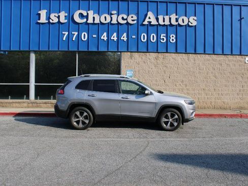 Used 2019 Jeep Cherokee Limited AWD/4WD image 7