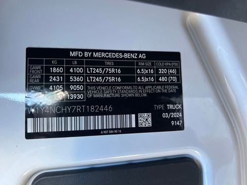 Used 2024 Mercedes-Benz Sprinter 2500 image 25