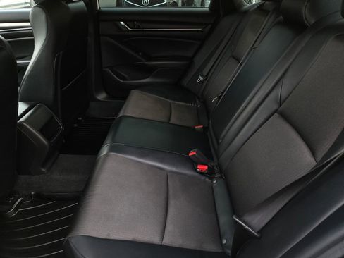 Used 2018 Honda Accord Sport image 12