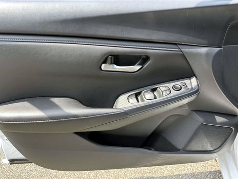 Certified 2023 Nissan Sentra SV FWD image 17