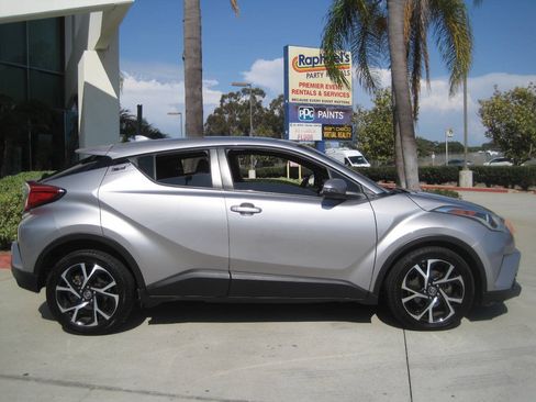 Used 2018 Toyota C-HR XLE FWD image 9