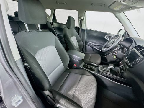 Used 2025 Kia Soul LX w/ LX Technology Package FWD image 28