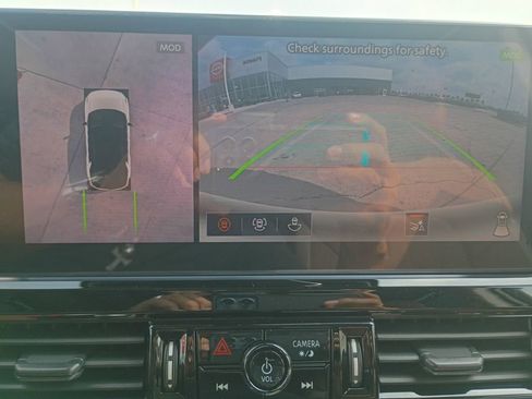 New 2026 Nissan Pathfinder Platinum image 16