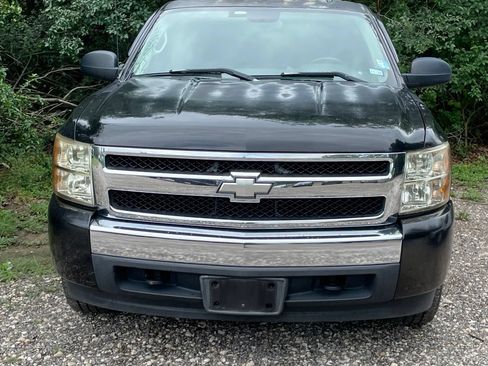 Used 2008 Chevrolet Silverado 1500 LT w/ Suspension Package, Off-Road RWD image 2