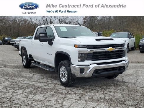 Used 2024 Chevrolet Silverado 2500 LT image 1