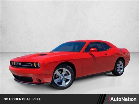 Used 2021 Dodge Challenger SXT RWD image 1