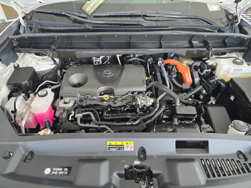 Used 2024 Toyota Highlander Platinum image 9