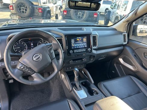 Used 2024 Nissan Frontier SL image 30