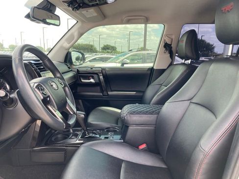 Used 2022 Toyota 4Runner TRD Off-Road Premium AWD/4WD image 10