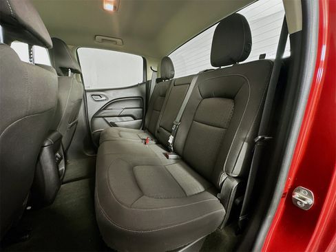 Used 2015 GMC Canyon SLE image 23