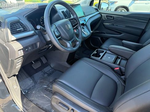 Certified 2026 Honda Odyssey EX-L image 13
