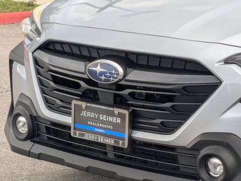 Used 2024 Subaru Outback Premium AWD/4WD image 9
