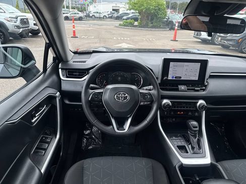 Used 2025 Toyota RAV4 XLE w/ Convenience Package AWD/4WD image 13