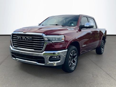 Used 2025 RAM 1500 Laramie w/ Advanced Safety Group II AWD/4WD image 3