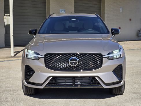 New 2026 Volvo XC60 T8 Plus w/ Protection Package Premier image 6