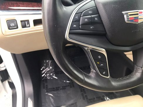 Used 2017 Cadillac XT5 Luxury w/ Driver Awareness Package AWD/4WD image 18
