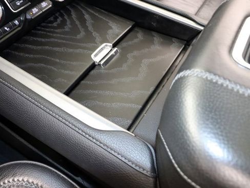 Used 2023 GMC Yukon XL Denali image 23