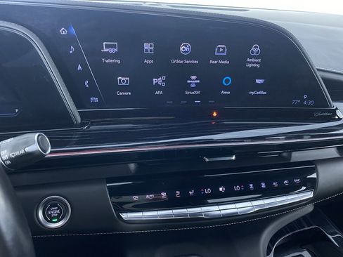 Used 2023 Cadillac Escalade ESV V AWD/4WD image 5
