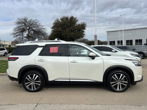 Certified 2024 Nissan Pathfinder Platinum w/ Cargo Package image 3