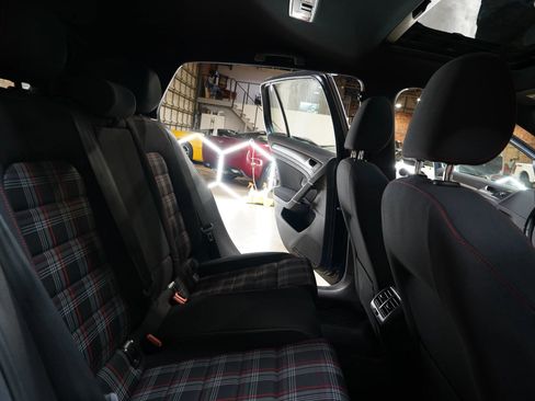 Used 2018 Volkswagen GTI SE FWD image 49