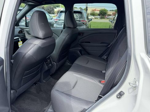 Used 2026 Subaru Forester Premium AWD/4WD image 15