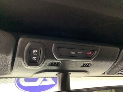 Used 2021 Jeep Wrangler Unlimited Sahara image 27