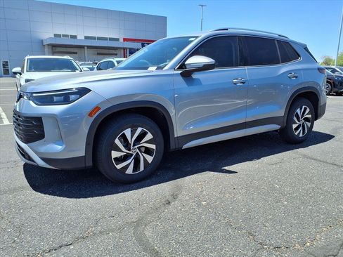 New 2026 Volkswagen Tiguan S image 2