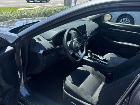 Used 2021 Nissan Altima 2.5 SV FWD image 5