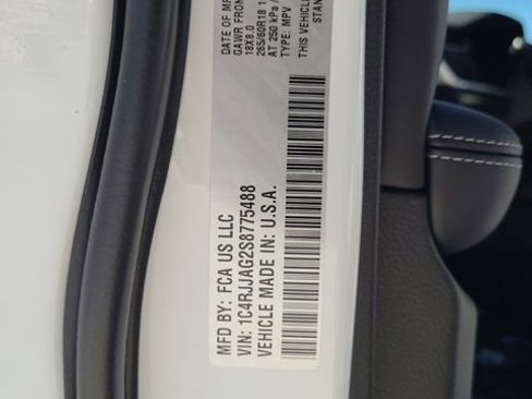 New 2025 Jeep Grand Cherokee L Altitude RWD image 28