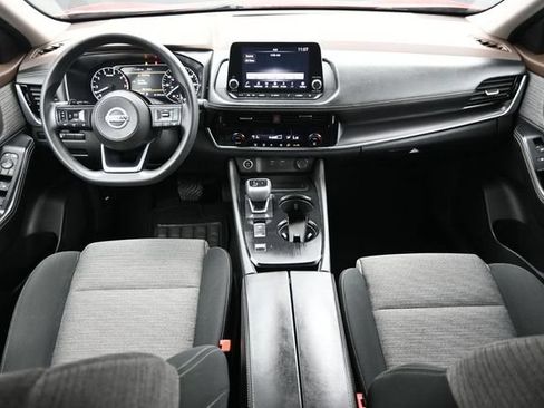 Used 2021 Nissan Rogue SV FWD image 12