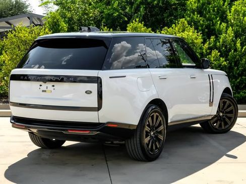 Used 2023 Land Rover Range Rover SE AWD/4WD image 10