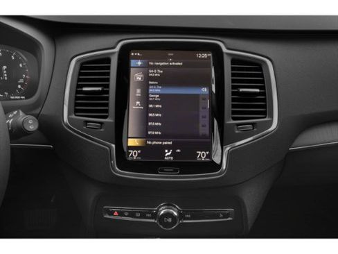 Used 2020 Volvo XC90 T6 Momentum w/ Protection Package Premier AWD/4WD image 10