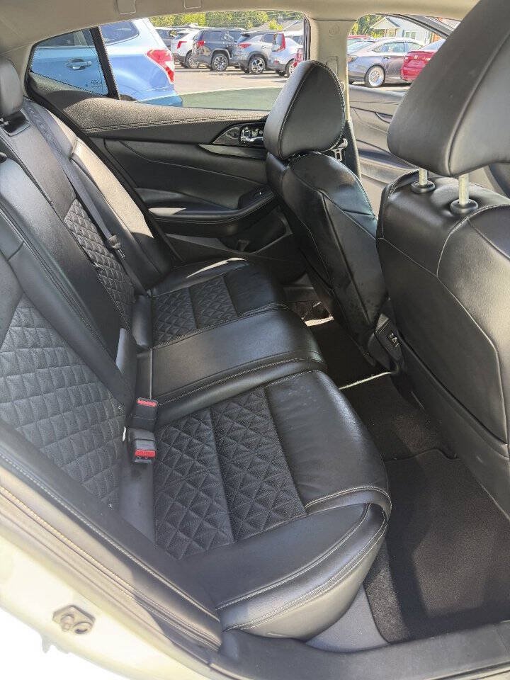Used 2021 Nissan Maxima Platinum w/ Sport Mat Group FWD image 14