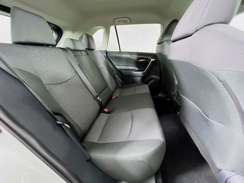 Used 2025 Toyota RAV4 XLE AWD/4WD image 26