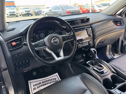 Used 2018 Nissan Rogue SL w/ Premium Package AWD/4WD image 26