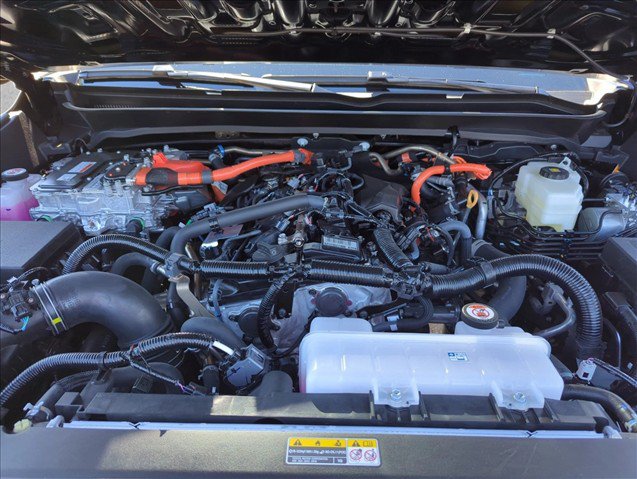 Certified 2025 Toyota Tacoma TRD Sport AWD/4WD image 17